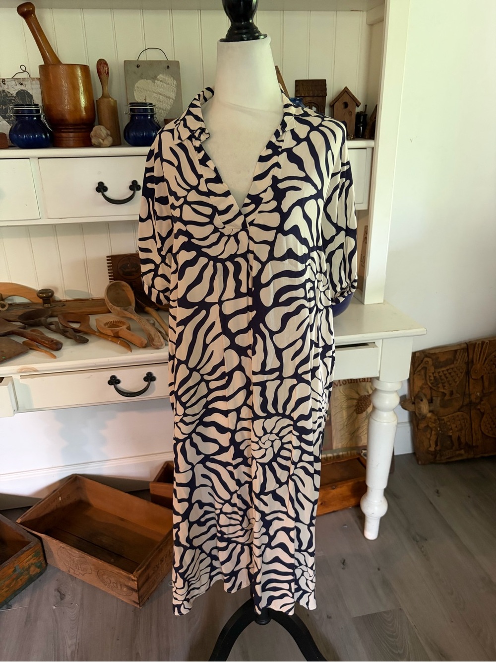 Relaxed V-Neck Navy and Cream Printed Women’s Dress